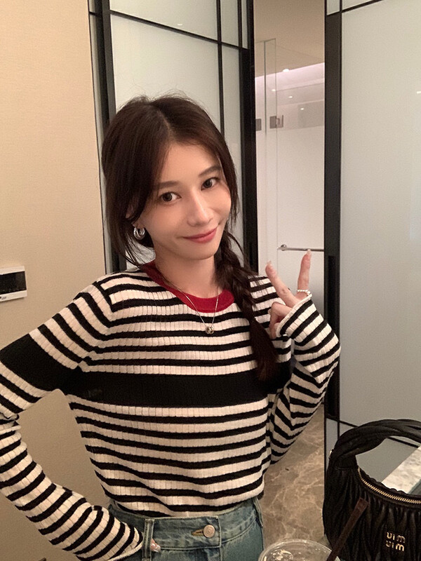 [WGWE] Round neck Korean striped fashion long-sleeved T-shirt 2870# FHX