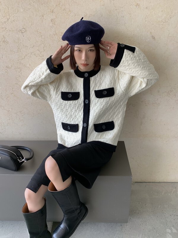 [TUTU] round neck single-breasted color contrast loose casual warm sweater 33235# LSL
