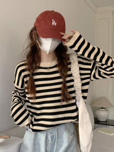 New Korean style casual all-match design sense niche round neck striped long-sleeved knitted top women