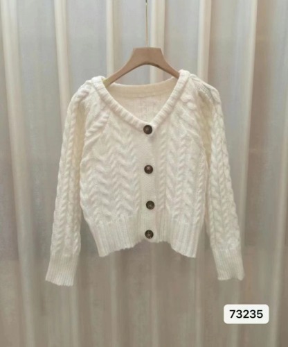 2022 autumn and winter new Korean style design sense simple fashion V-neck twist short coat top