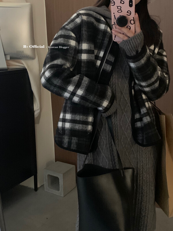 【B plus】Korean style simple and atmospheric polar fleece checkered short coat 22-8536-2