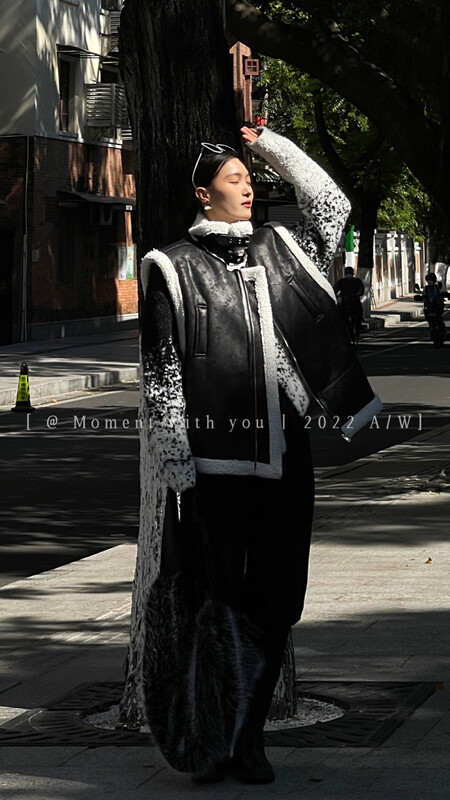 【MOMENT WITH YOU】Fashionable sleeveless all-match zipper loose vest J199# LSW