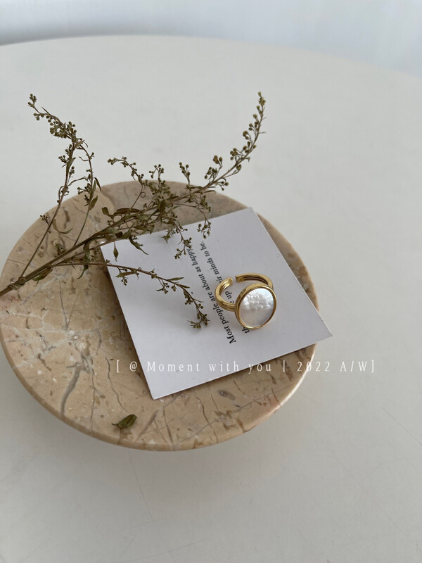 【MOMENT WITH YOU】Elegant ring with niche design (with random box) 2M389# LSW