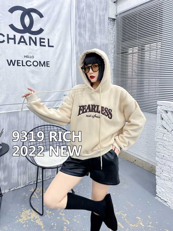 Original price 55.27! 【9319】Northern velvet English embroidery short hooded sweater 19001# L
