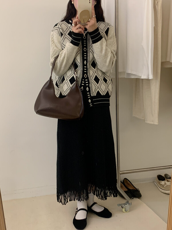 【ARE YOU】Korean version of contrasting color rhombic casual knitted cardigan 739# L