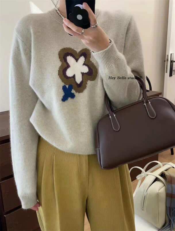 【HEY BELLA】Small flower round neck pullover comfortable warm sweater B9816# L