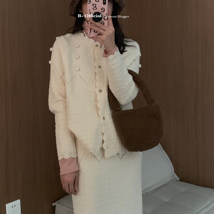 【B plus】Korean style simple atmosphere three-dimensional crochet sweater 22-8369-2
