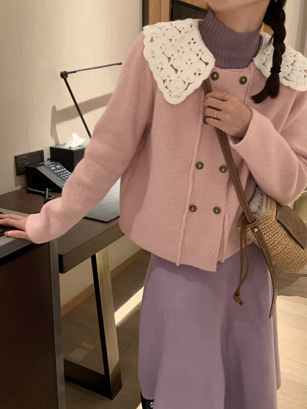 [B plus] fresh and simple all-match lace collar stitching thick sweater 22-8668-2