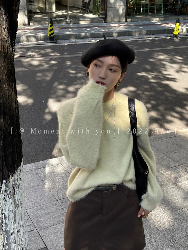 【MOMENT WITH YOU】Round neck solid color all-match pullover warm sweater DB023# LSW