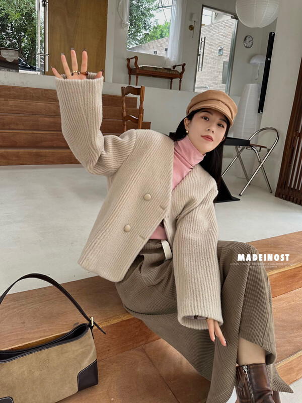 [Osha MADEINOST] Winter new water ripple V-neck loose retro profile wool coat 87513