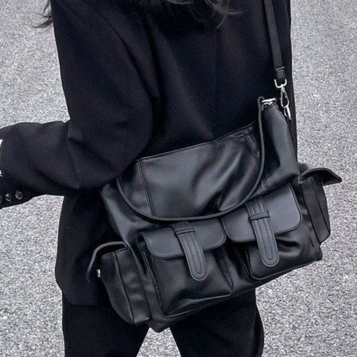 Fashion hot girl motorcycle bag 2022 new large-capacity tote bag female niche all-match Messenger bag shoulder bag female