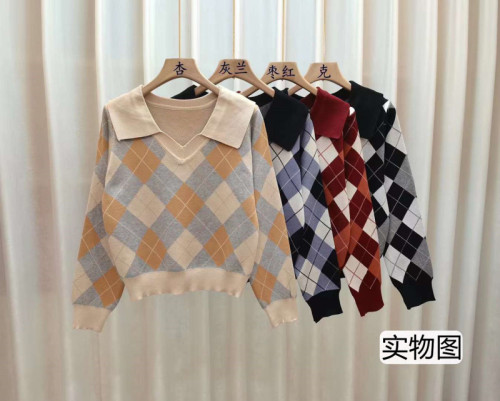 Autumn new Korean version design sense small crowd college wind flip V-neck contrast color rhombic long-sleeved top