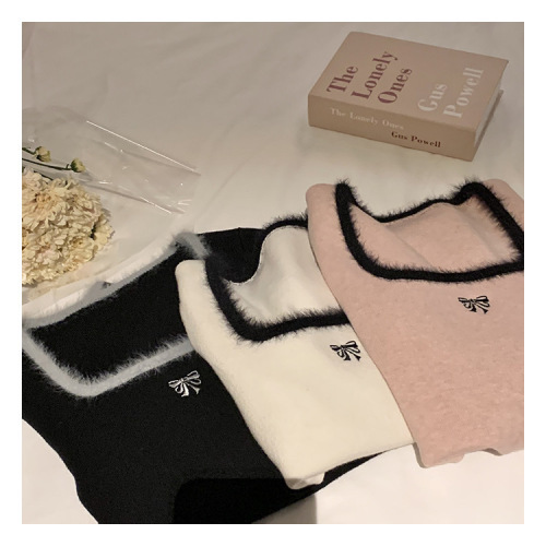 Embroidered color contrast square collar fur collar bottoming inner wear autumn and winter new design sense slimming bottoming knitted top women