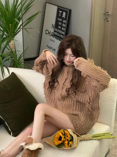 Soft waxy gentle wind turtleneck pullover sweater women's autumn and winter loose lazy tassel holes all-match warm knitted top