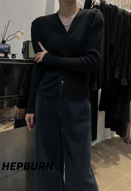 Original price 55.27! [HEPBURN Hepburn] Puff sleeve V-neck sweater all-match slimming Y59