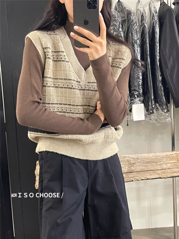 Original price 50.76! [ISO Korean style] Korean retro v-neck sweater vest 222057# HJY