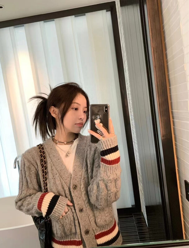 【MS STUDIO】Casual contrast color V-neck knitted cardigan 8644# PCZ