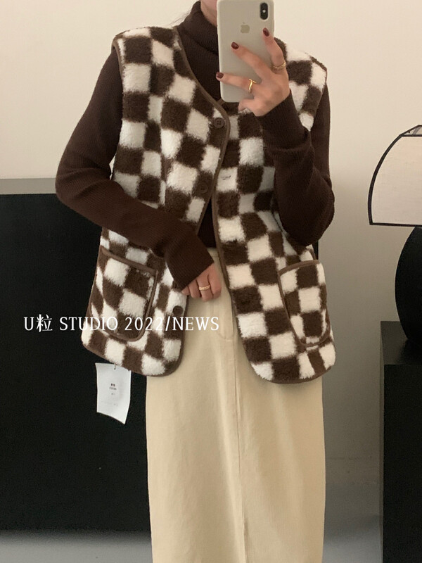 【U grain】Korean mosaic style lamb wool vest vest 06513
