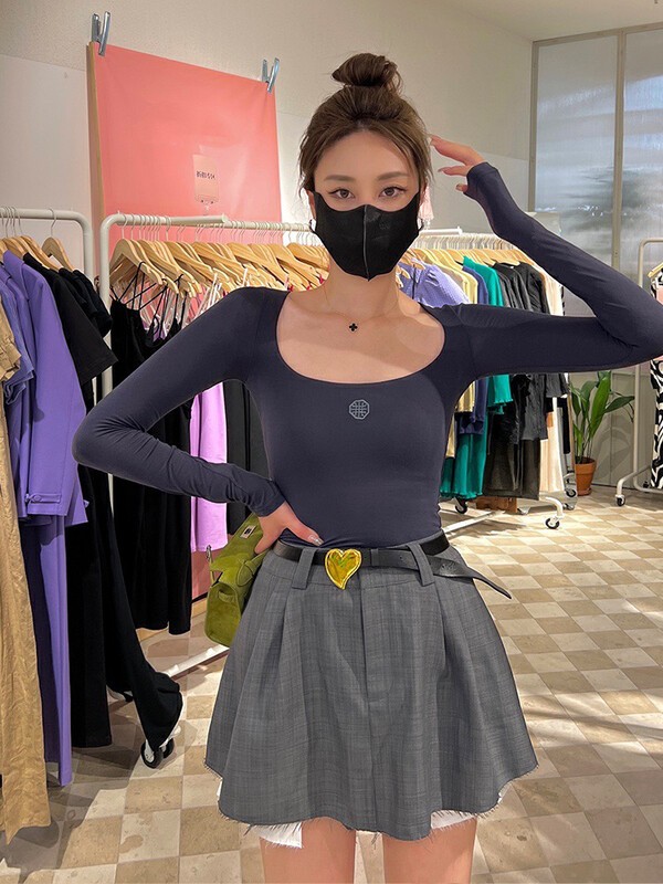 New in autumn! [WGWE] U-neck embroidery slim fit long-sleeved T-shirt 2547# FHX