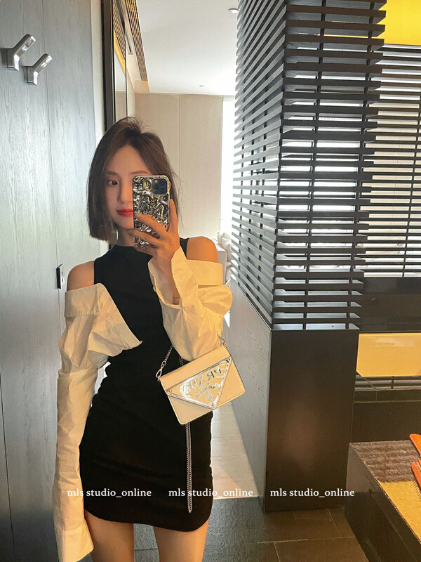 [WGWE] High-end off-the-shoulder splicing unique design sense niche temperament slim fit hip dress 2271# FHX