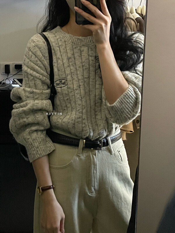 [KITTIN] Korean version of variegated vertical stripes embroidered sweater 0695