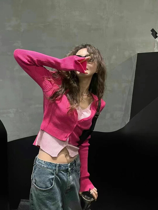 【L.L STUDIO】Fake two-piece v-neck sweater with color contrast design 78562# PCZ