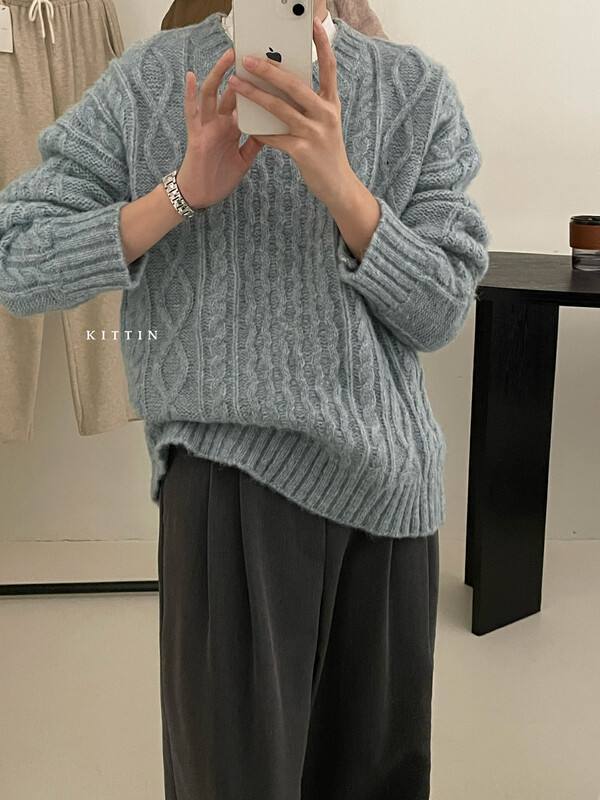 [KITTIN] Korean twist round neck sweater 1677