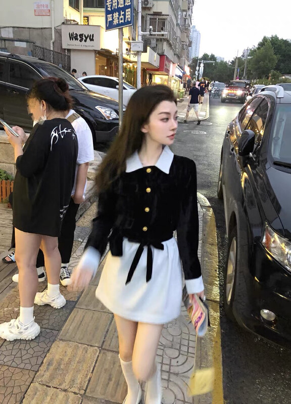 New in Autumn! [WGWE] Xiaoxiang style contrast color braided short jacket + high waist skirt two-piece suit 2642# FHX