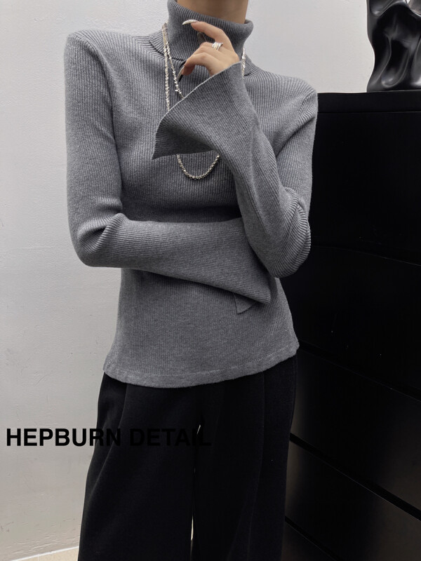 【HEPBURN Hepburn】high-necked pullover slit trumpet sleeves bottoming knitted sweater slim slim top women HMF8078