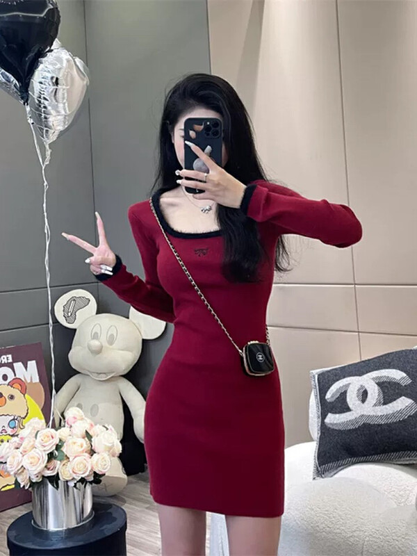 【L.L STUDIO】French-style pure desire inside with a square collar showing thin buttocks knitted dress 78577# PCZ