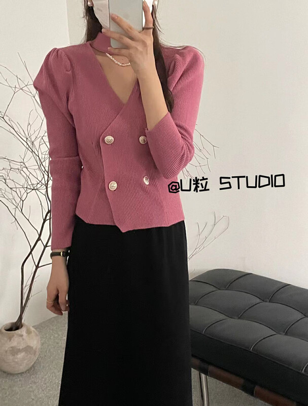 【U grain】Korean style halter neck V-neck design sense double-breasted warm sweater 7225# FHX