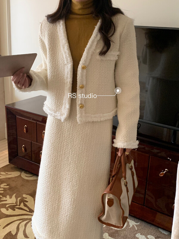 【RS】Temperamental V-neck short jacket + high waist skirt suit (down liner) YS1-LL0222-1# FHX