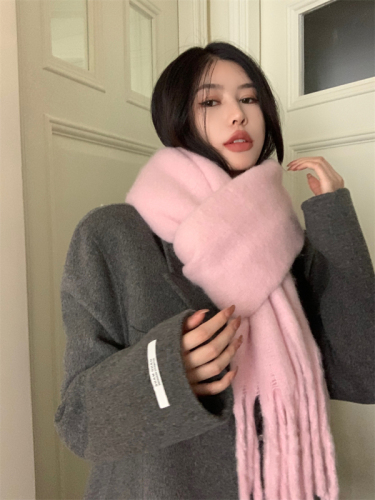 Real price 6-color autumn and winter new Korean version thickened solid color students' versatile shawl scarf in winter