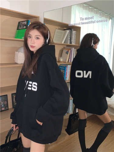Fish scale plus velvet thickened lazy style black hooded sweater women's autumn and winter new retro casual sports letter jacket