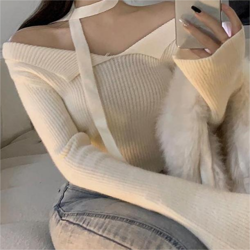 2022 new autumn and winter square collar one-shoulder two-wear knitted sweater with slightly flared cuffs pure desire style short top women