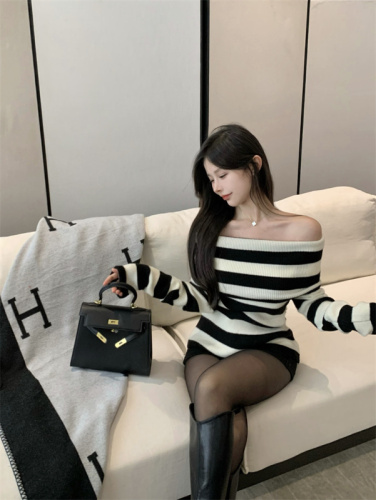 Real price real shot New one-shoulder sweater lazy retro striped long-sleeved sweater