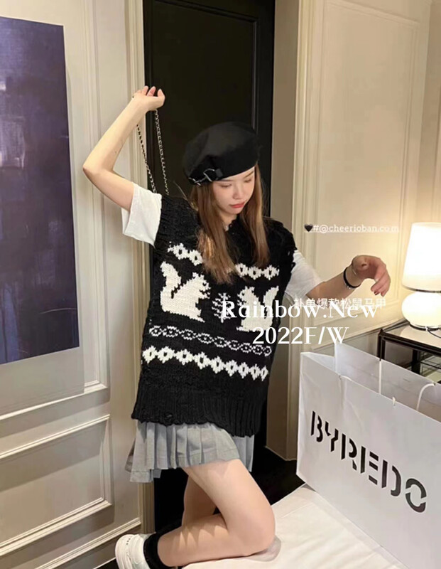 【RAINBOW】Exclusive German Woven Squirrel Sweater Vest Holes Black and White Wool Sweater 2298