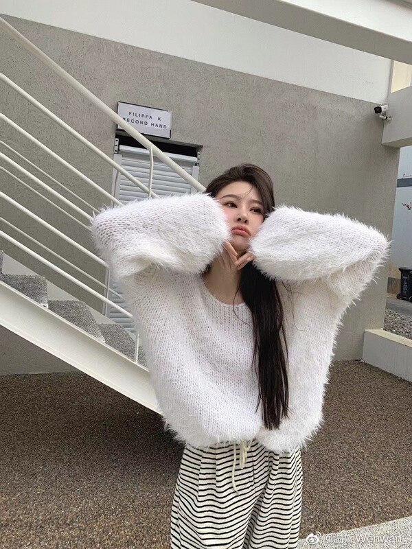 【X·H STUDIO】Western style plush all-match loose off-the-shoulder warm sweater 8837# OZQ