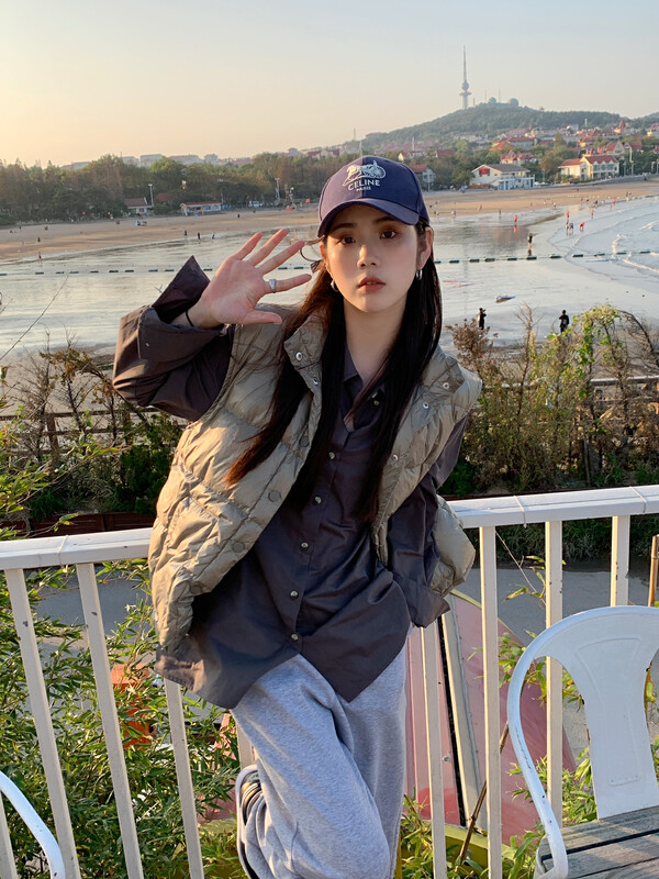 Original price 190.63! [ONIVINTAGE] Embroidered collar vest down jacket with 90% white duck down OH218V3622