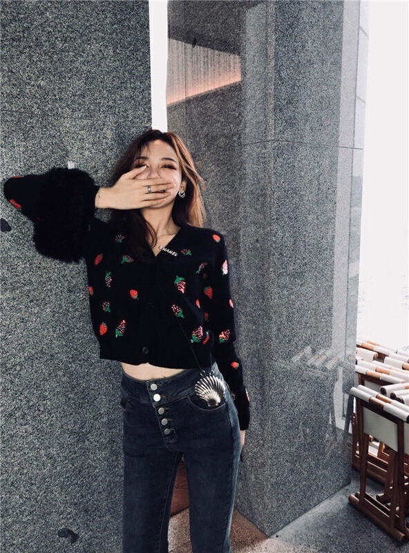 【X·H STUDIO】Heavy Industry Embroidered Strawberry Sequins Atmosphere Knit Cardigan 71851# OZQ