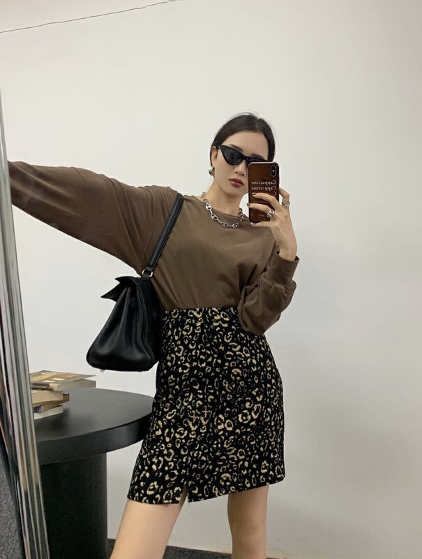 Original price 77.83! [ONIVINTAGE Ouni] suede short slit leopard skirt VZ218D3674