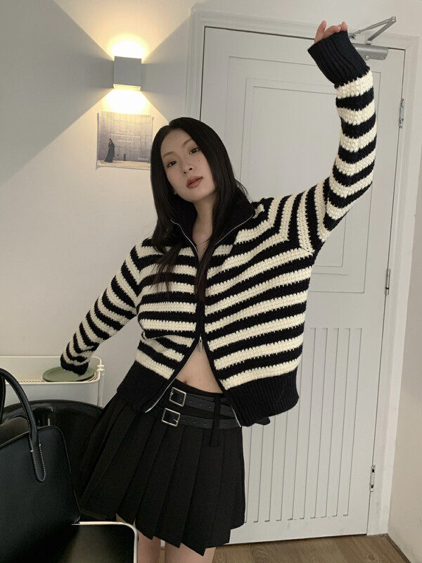 【ONIVINTAGE Ouni】zipper striped woolen cardigan warm sweater OYW226N6662# CQW
