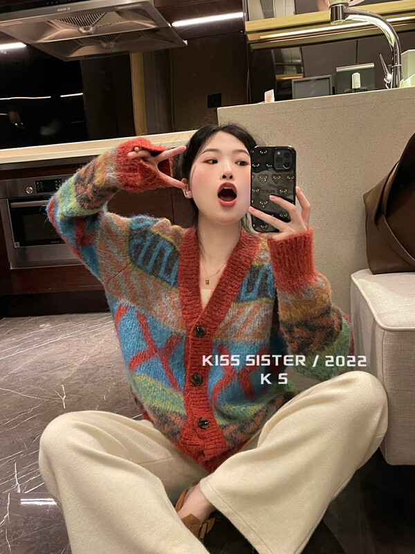 【KISS SISTER】Korean version lazy color contrast design warm sweater cardigan short jacket 22M8562