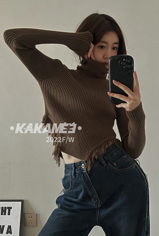 [KAKAMEE] Net red fried street must-have high-necked double-sided slit tassel short sweater with super body temperament N045