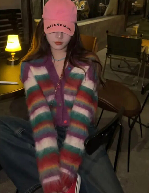 【X·H STUDIO】Gentle brushed rainbow striped button-down sweater 66153# OZQ