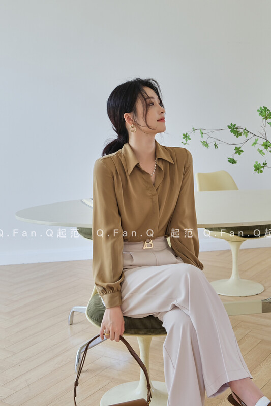 [Qifan] Thick satin V-neck shirt (with detachable chain) 80562# JHY