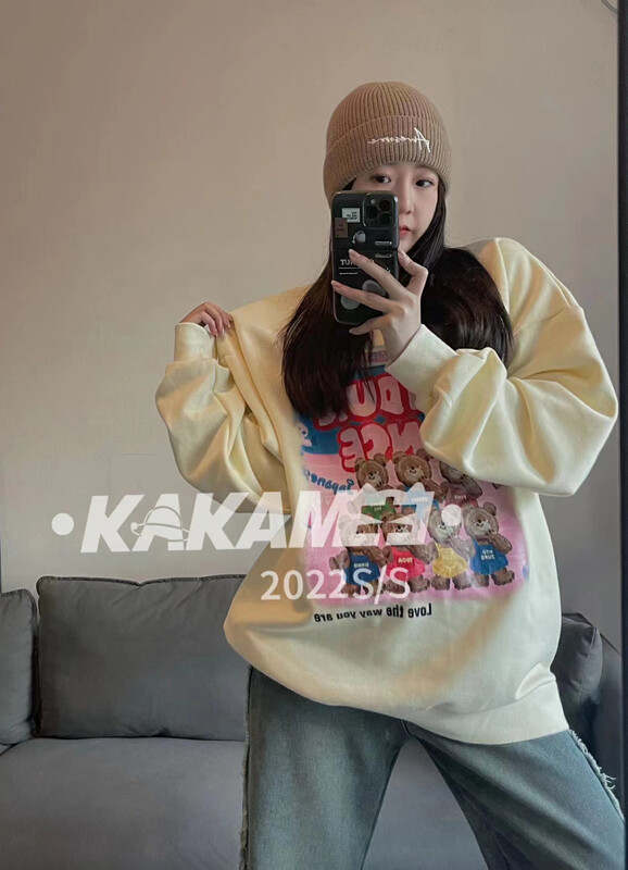 [KAKAMEE] 2022 new Korean version of cartoon bear painted round neck fleece sweater loose casual all-match S889