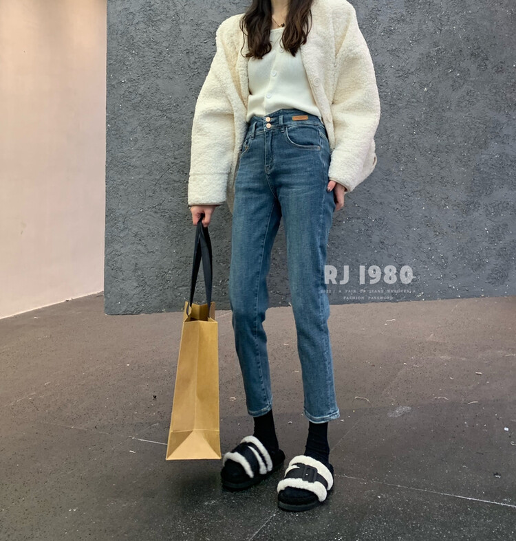 【1980】Winter hot style super soft bottom fleece high waist double button small cigarette pipe jeans 2W63621-3