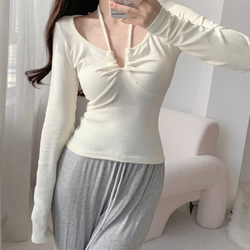 The inner wear is unique and gentle Korean style pure desire hot girl spring and autumn V-neck strap long-sleeved T-shirt bottoming shirt