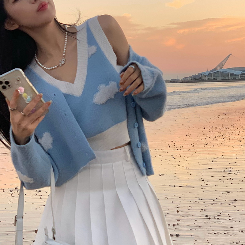 Blue sky and white clouds soft milk wind short sweater coat female gentle cardigan vest two-piece autumn